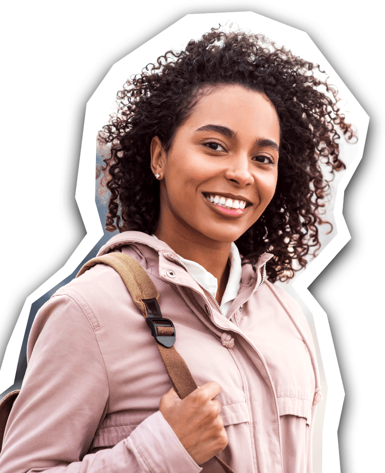 Une étudiante souriante